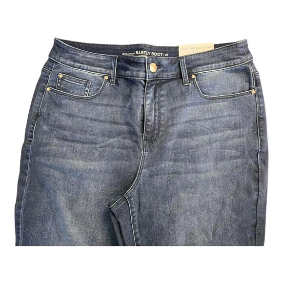Chico's Women's Lola Indigo Blue Barely Boot Slim Fit Jeans Size 1R/8 NWT $89 - Picture 1 of 7